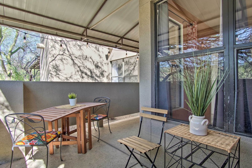 Mountain-view Tucson Condo w/ Outdoor Pools! view 5