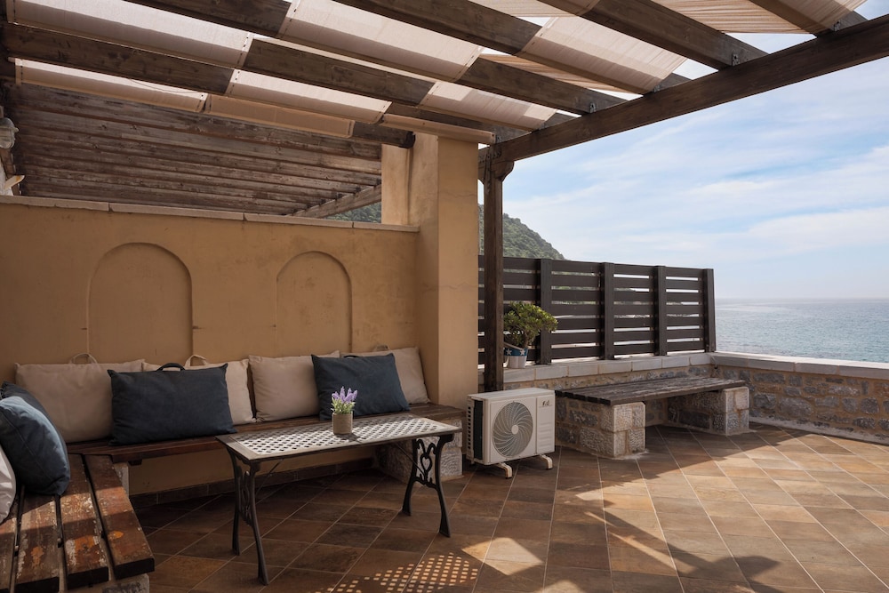 Aura Seafront Villa