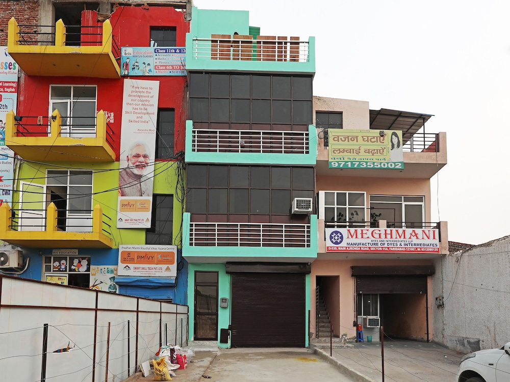 OYO 17293 Country Residency