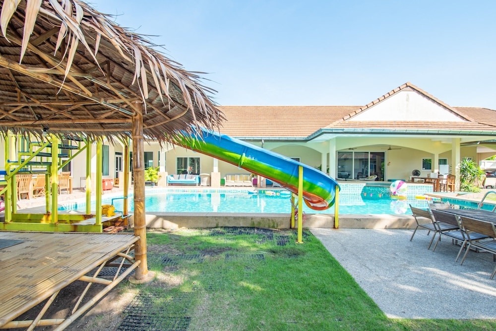 Pool Villa for Families and Party