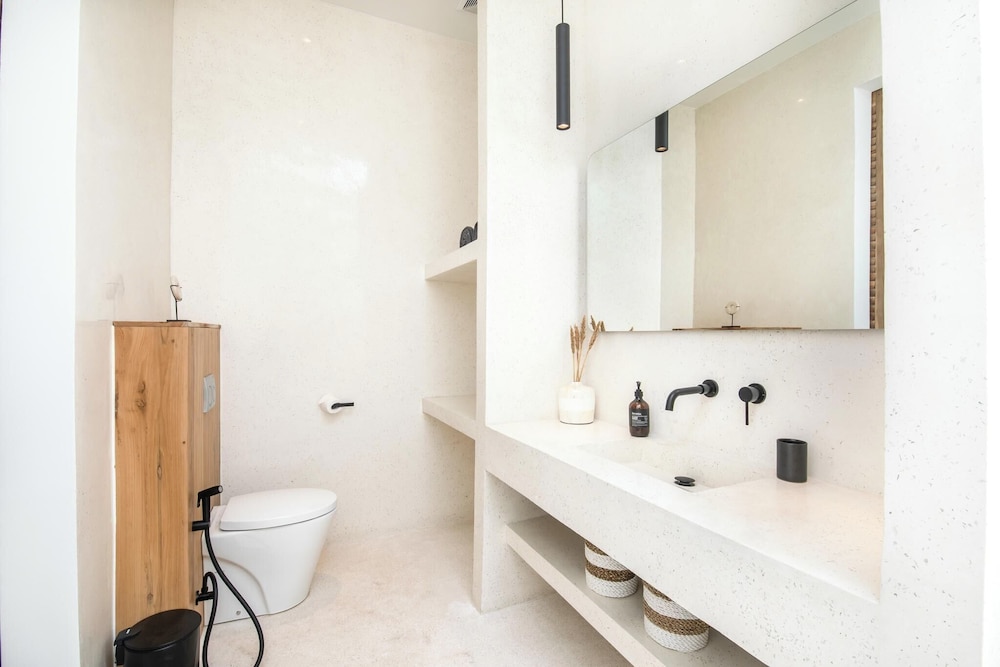 Chic 2BR Villa, 5min to Bingin's Coastal Bliss