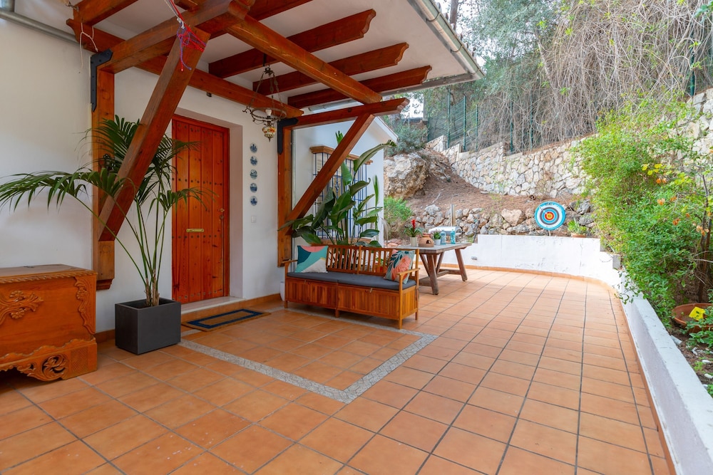 Axarqu a in Malaga With 2 Bedrooms and 1 Bathrooms