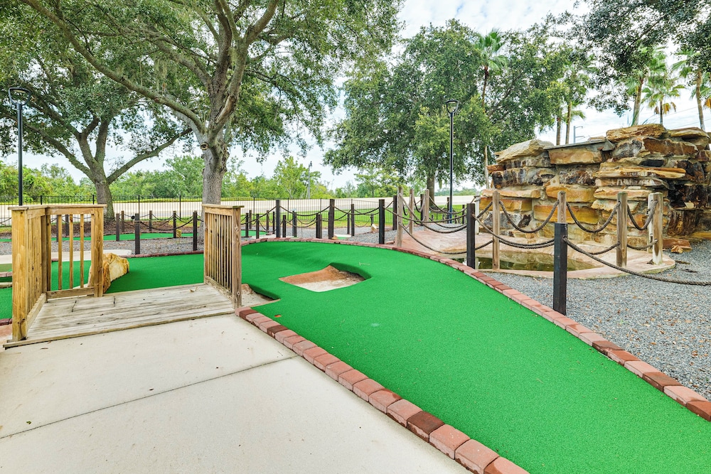 8 Mi to Disney: Pet-friendly Apt w/ Resort Perks