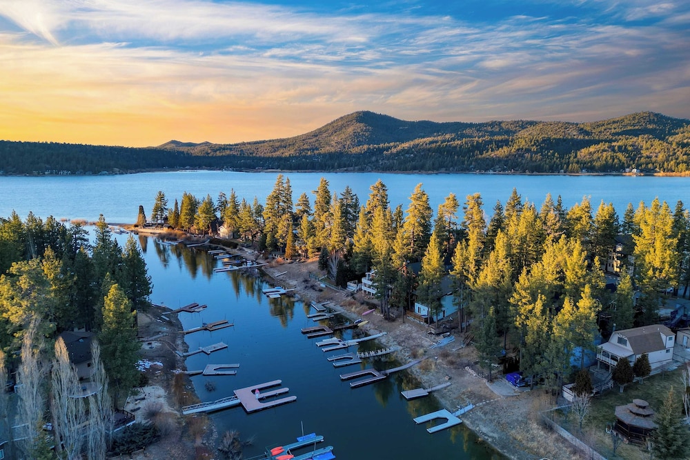 Waterfront Big Bear Cabin w/ Hot Tub, Private Dock & Firepit Lakeside on Lagunita