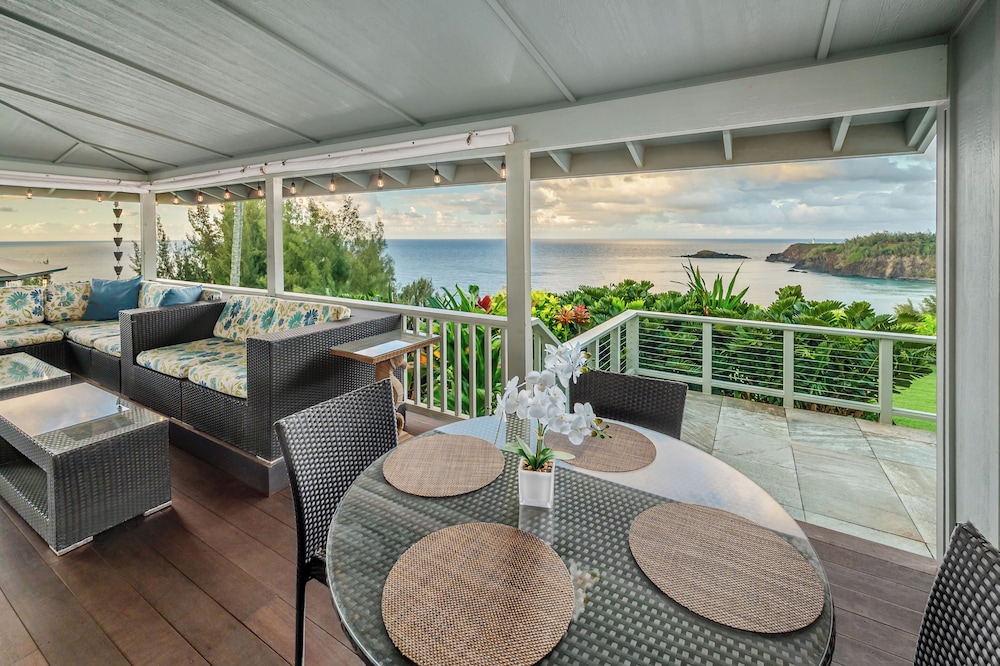 Secret Beach House in Kilauea