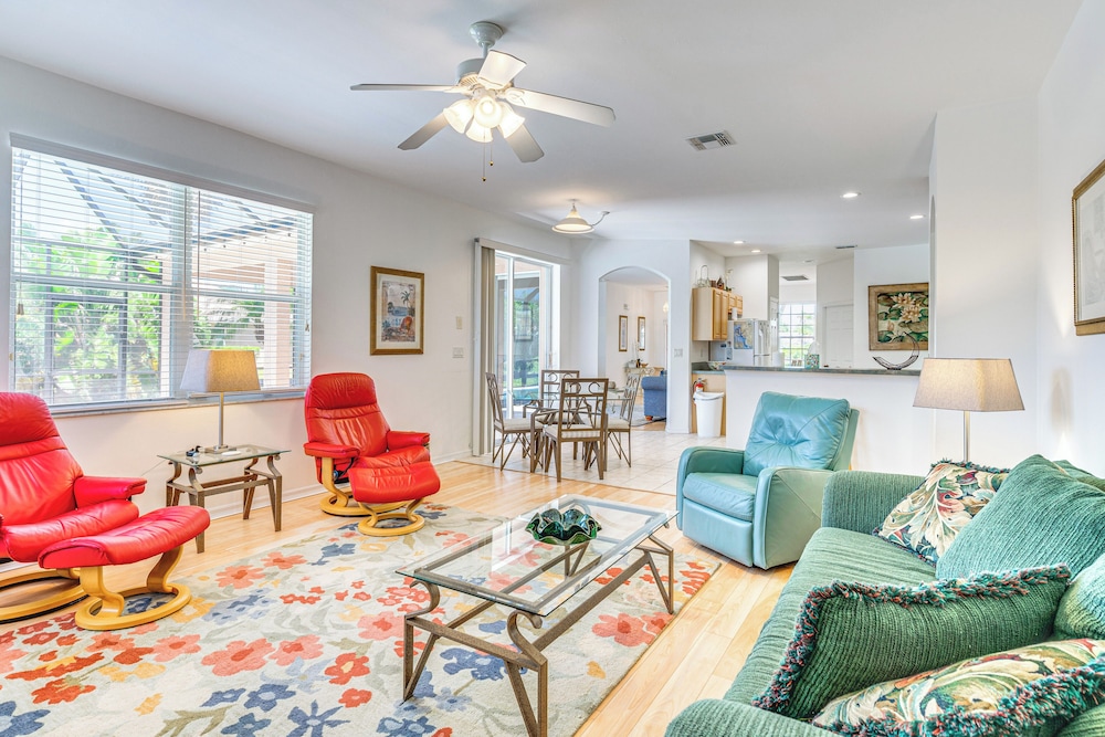 6 Mi to Fort Myers Beach: Lakefront Home w/ Pool
