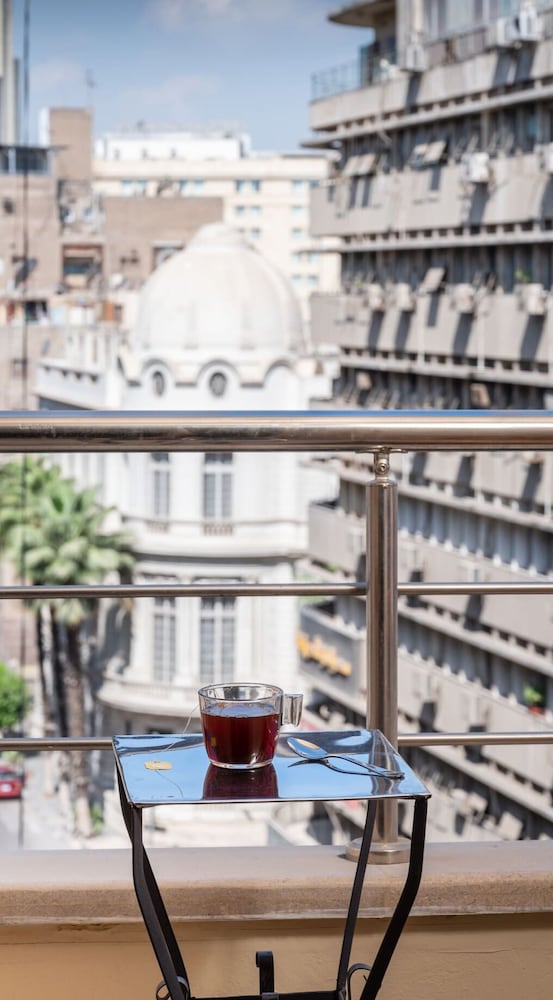 The Red-hot Retro 2bdr Apt. @ Cairo's Downtown