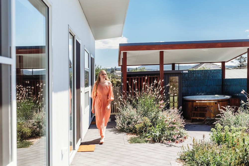Hollyberry House