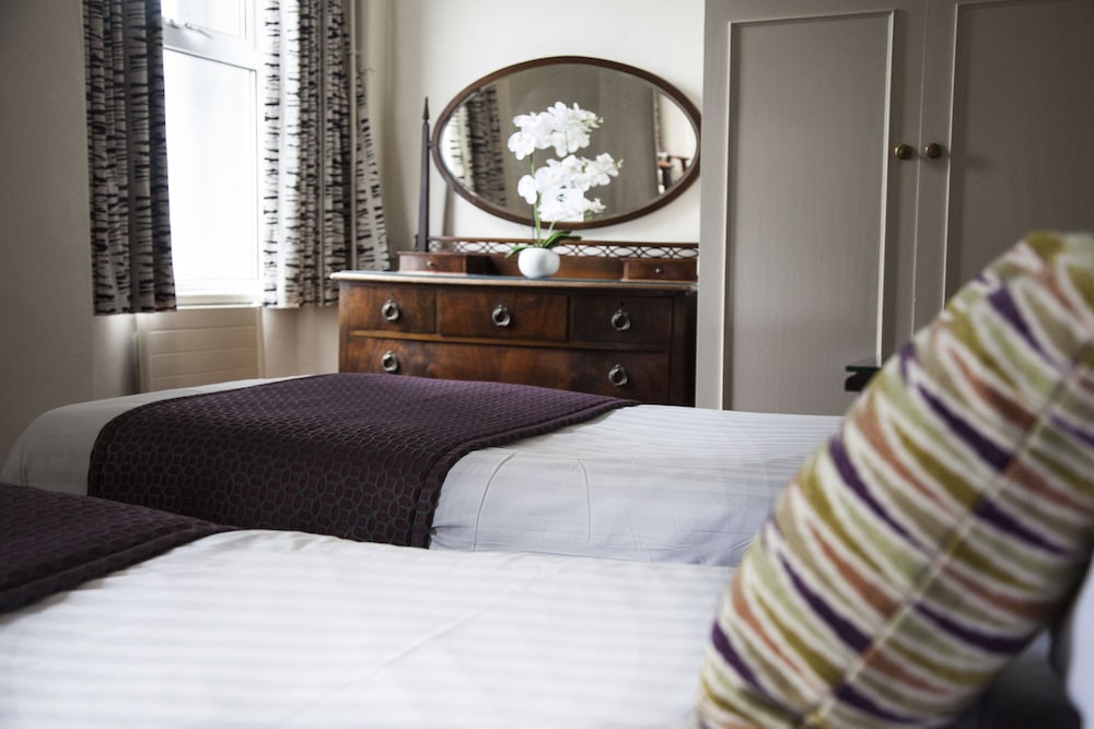 Kilkenny Vacations - The Club House Hotel - Property Image 25