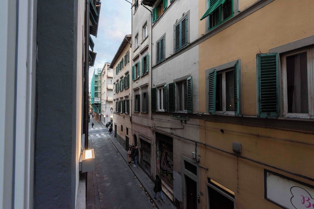 Pepi Nest by MMega en Florence