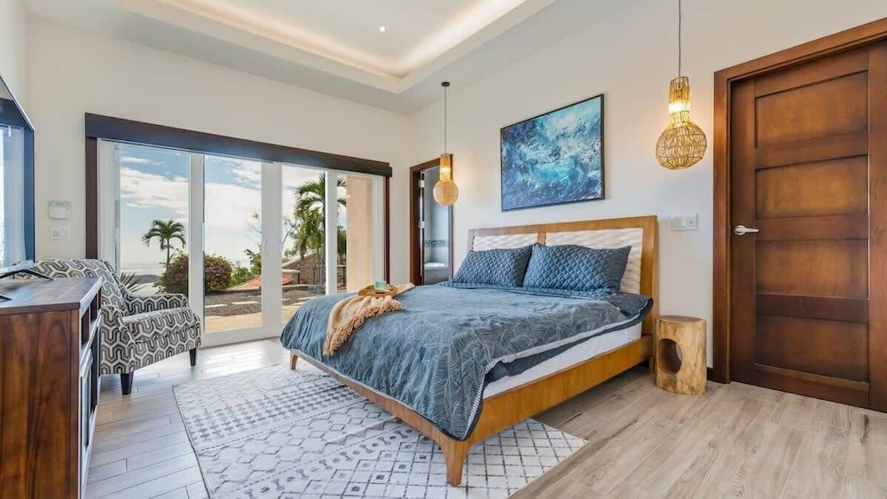 Stunning Mountaintop Property with Stylish Main Home, Private Guesthouse & Infinity Pool