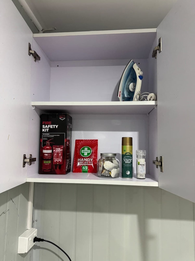 Metawisebnb 1B Next to Monash w AC Wifi Kitchen