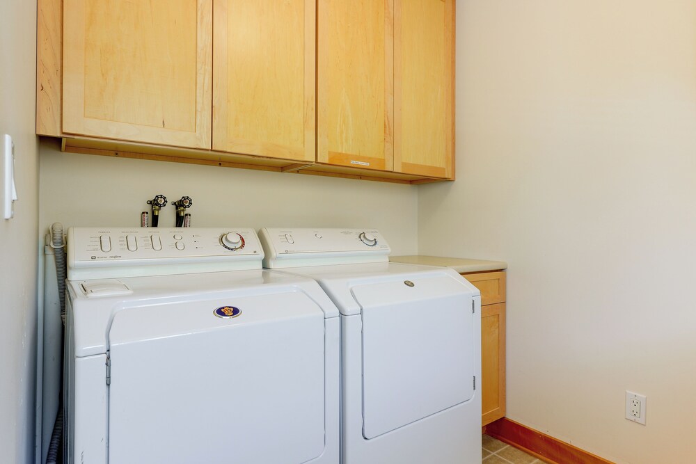 Mears Vacation Rental - Walk to Lake Michigan!