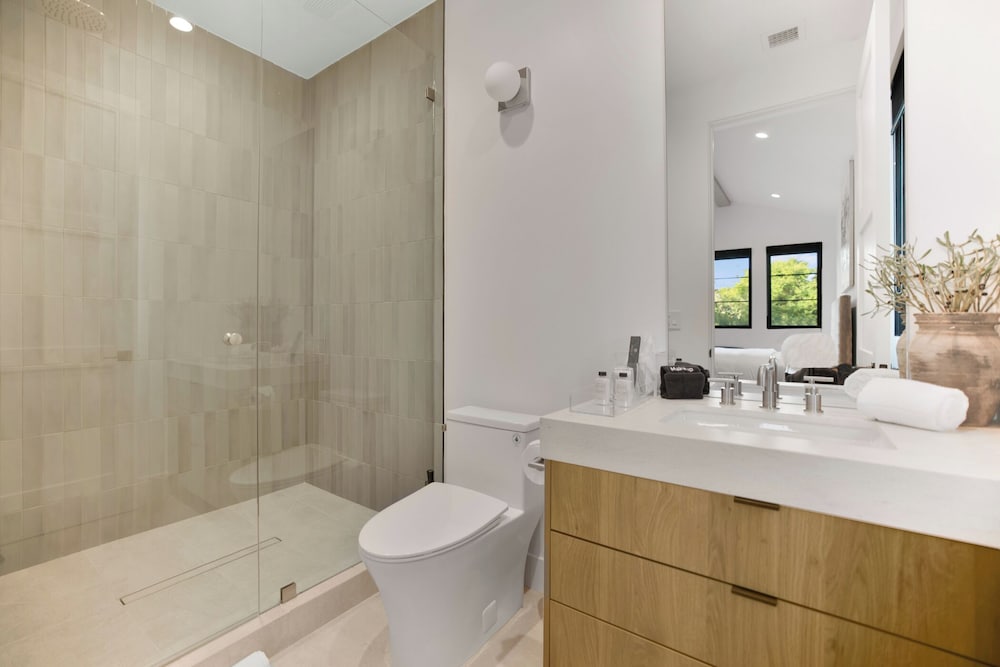 Kraft Villa - Luxury Living Redefined w/ Pool