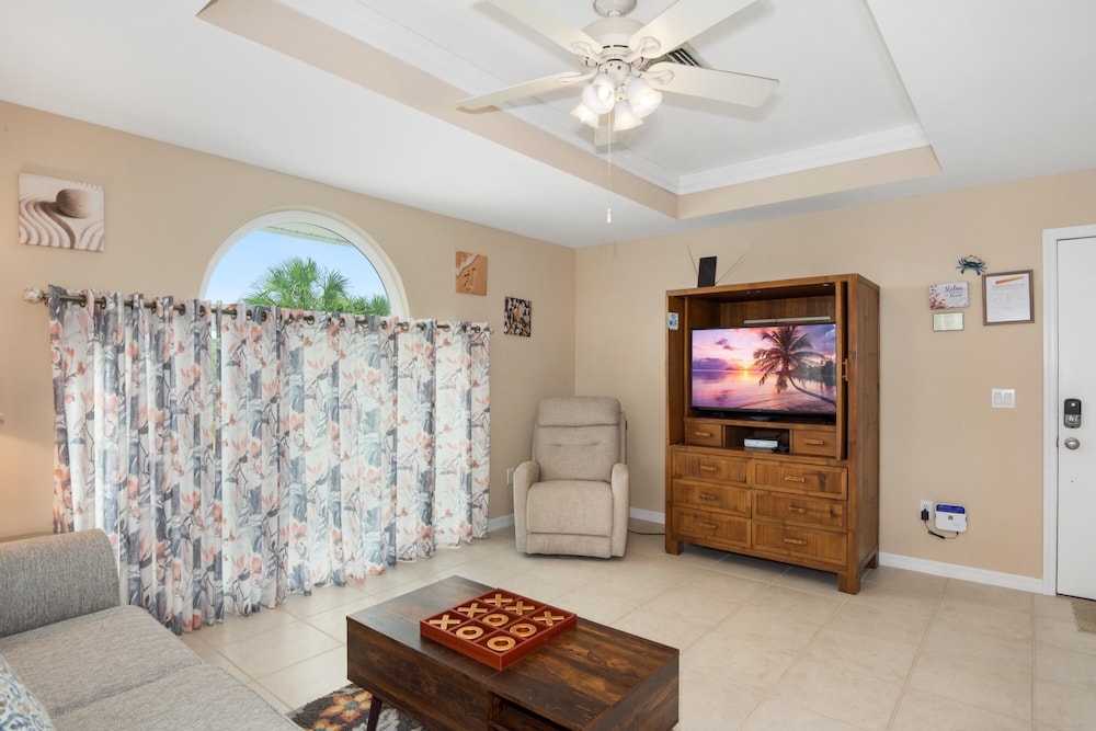 Beach Villa B
