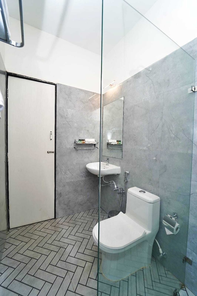 Maashpi Hotel & Resort