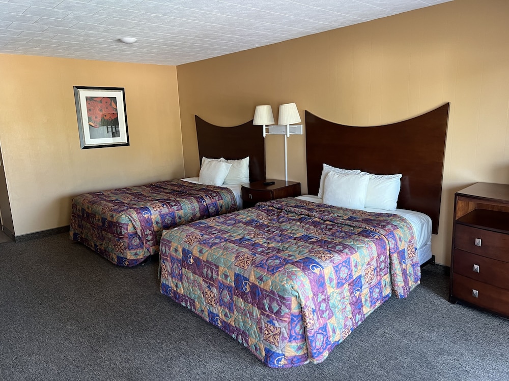 All Star Inn & Suites