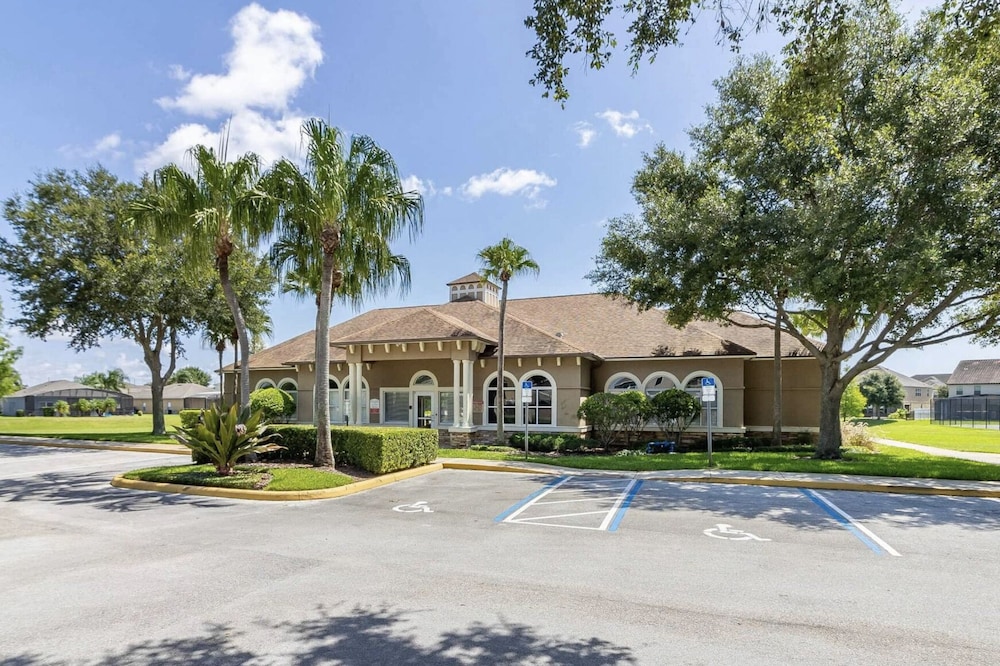 Family Affairs at West Haven - Image 1