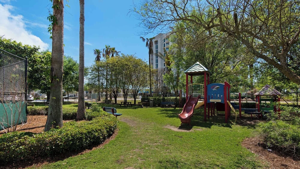 Palms Resort 2813: 2br, Pools, Courts, Gulf Views & Minutes to Beach!