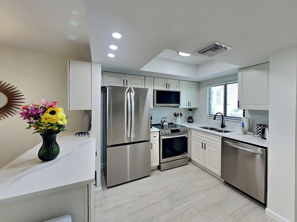 Seaside 3 by Distinctive Beach Rentals