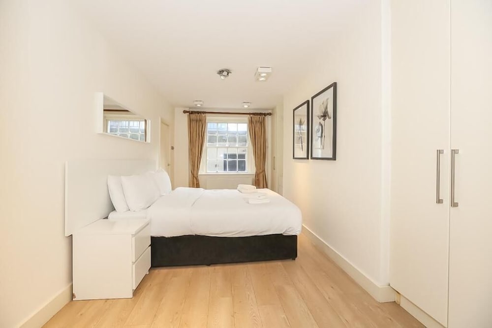 St. Stephen's Green Apartments