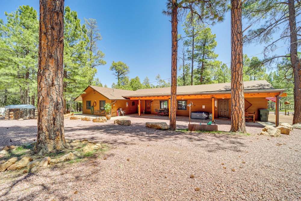 Fire Pit + Trail Access: Spacious Happy Jack Cabin
