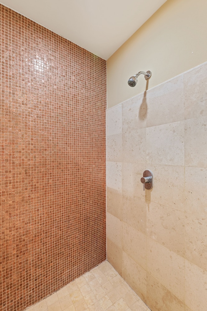 Encanto Living 0603 -3BR by Kivoya