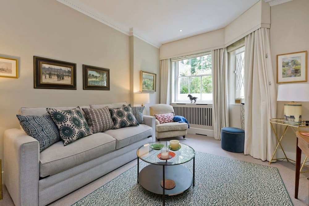 Studio Flat w Garden Access Holland Park