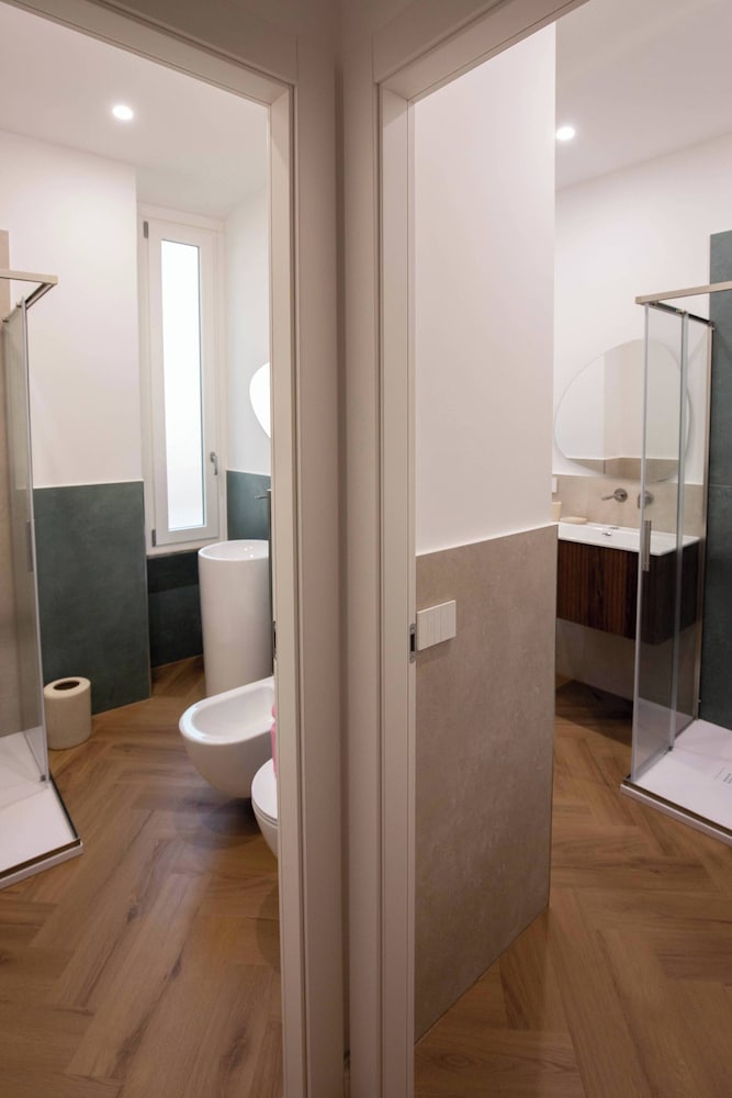 Colosseum Holidays - Luxury 3 Bedroom Apartment