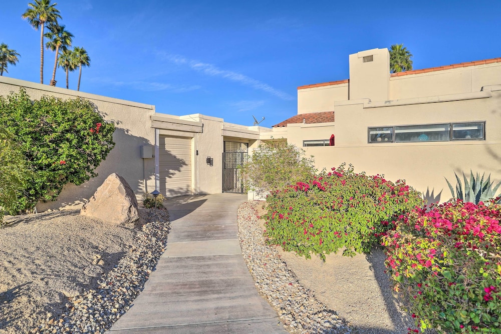 Sleek Rancho Mirage Villa: Patio, Pool, Golf! view 5