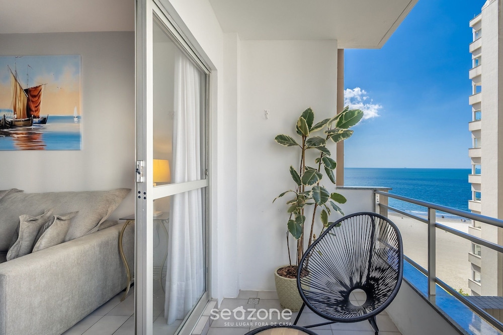 Beautiful Oceanfront apt Next to Brahma Cet603