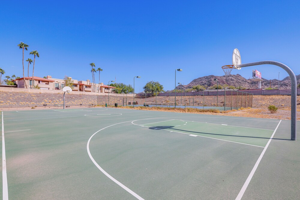 Near Hiking: Condo w/ Pool & Tennis in Phoenix!