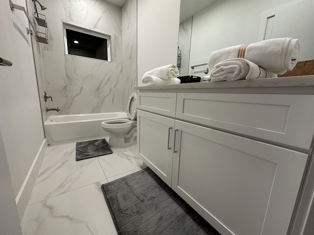 Luxury 3BR for Families Nurses and Group