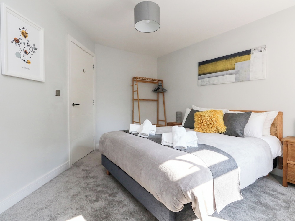 Flat 6, Thornlow Heights