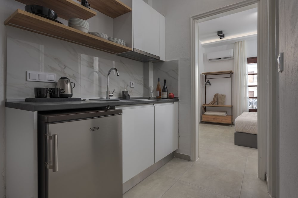 Eleon Suites & Apartments view 3
