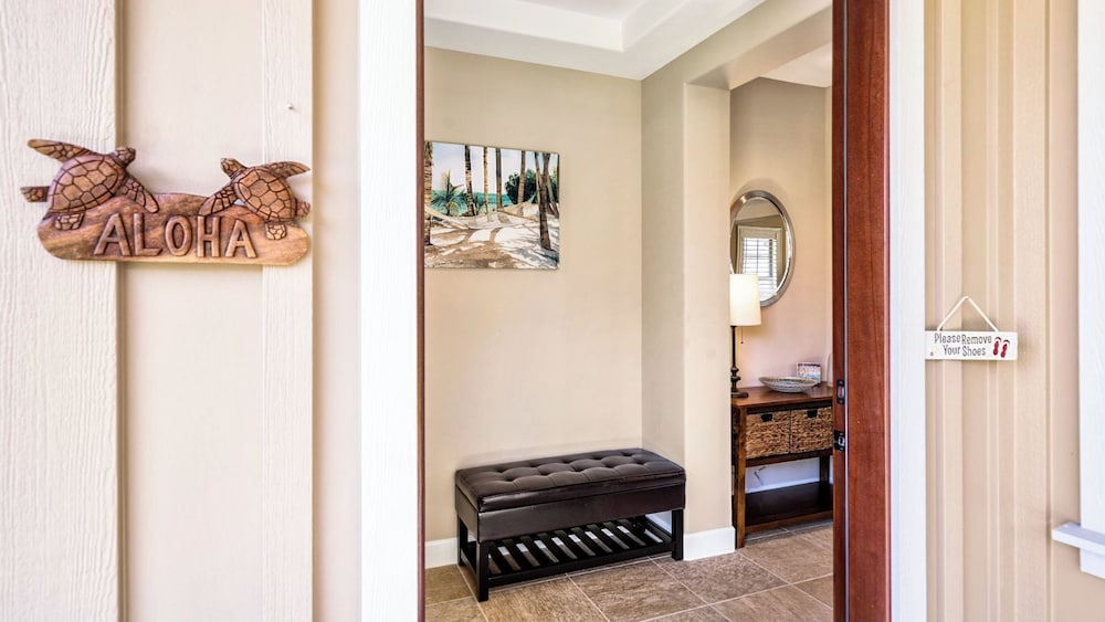 Private Yard and Outdoor Area - AC & Shared Pool - Golf Views - Vrkcv