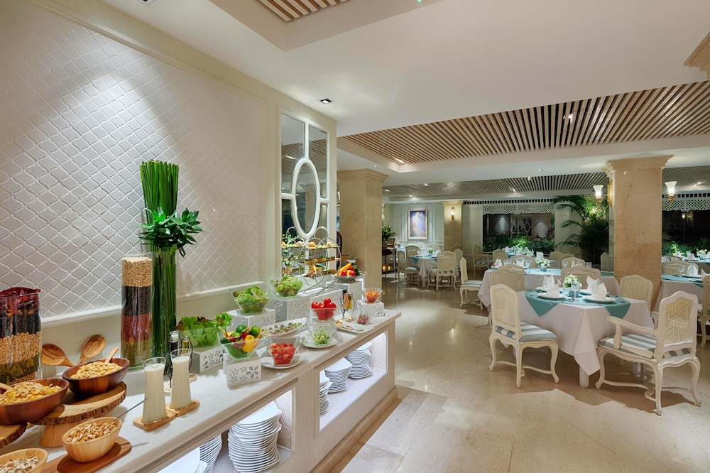 Au Lac Charner Hotel 38
