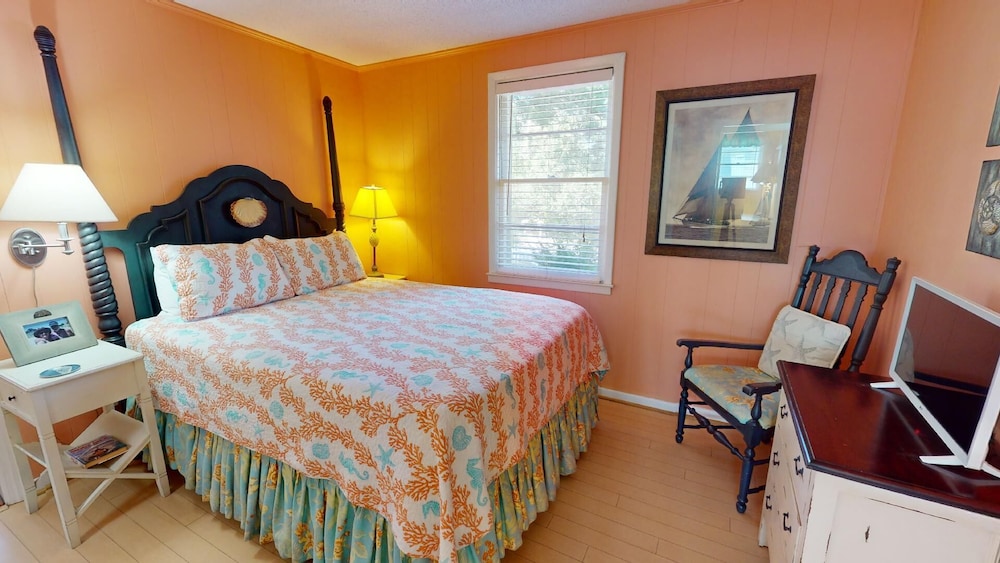Under The Tybee Sun by Tybee Vacation Rentals