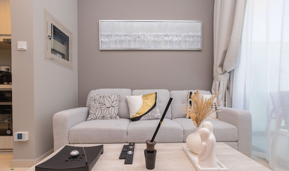 Aya - Aqua Canal/ One-Bedroom Retreat at ZADA Tower