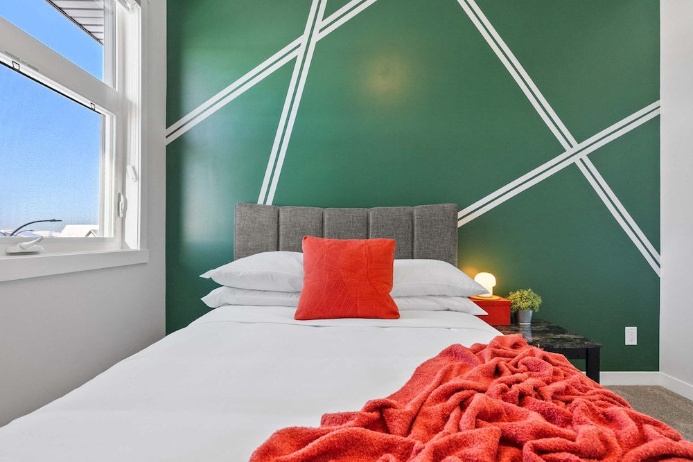 The Belmont Luxury NEW Home Free Indoorparking