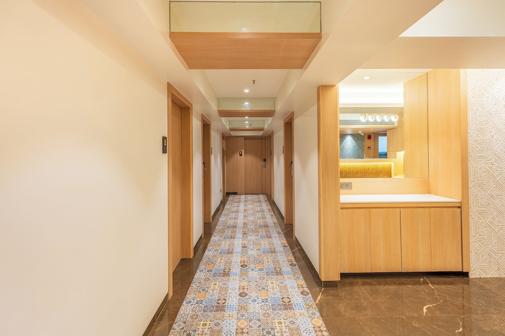 Hotel Supreme Comforts - Mumbai Airport