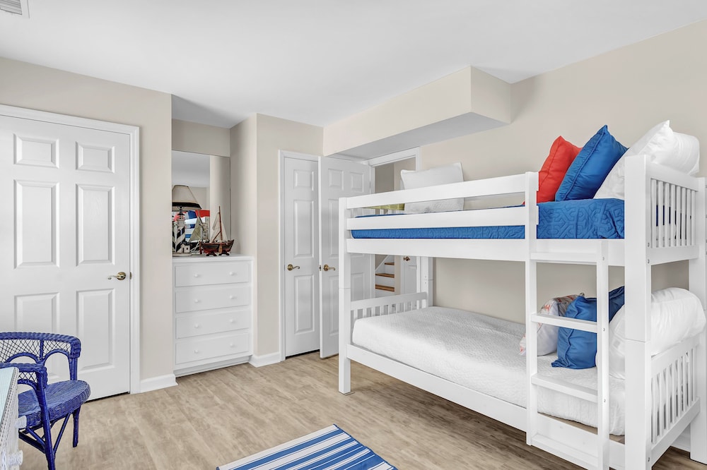 Topsail Escape by Topsail Realty