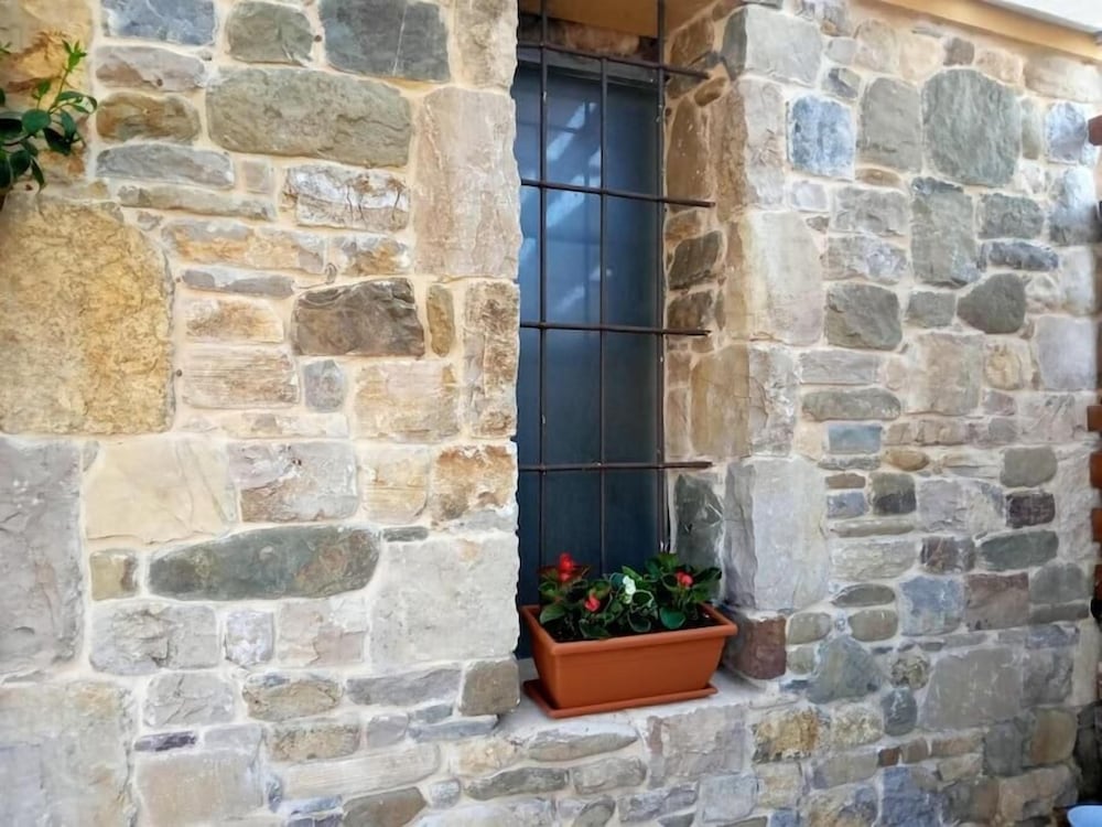 Photo 33
