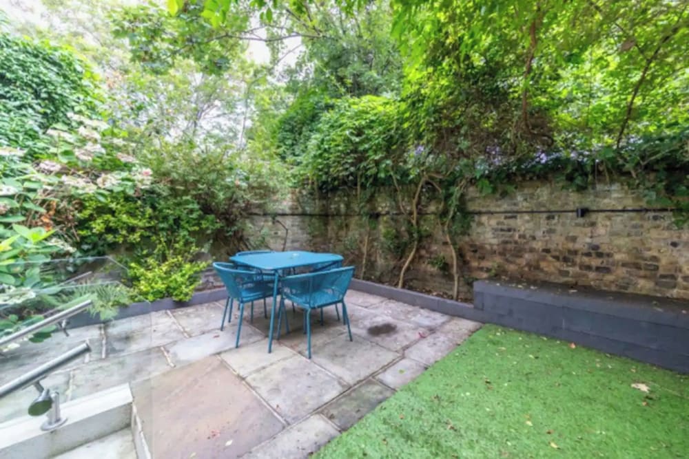 Beautifully Refurbished 2BD Flat - Earl's Court!
