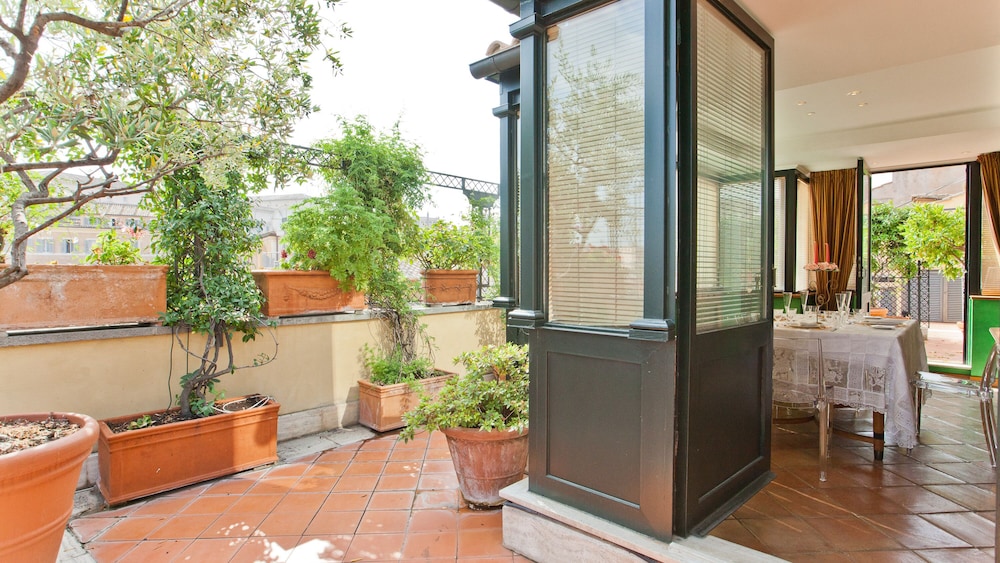 Rental in Rome Trevi Luxury Penthouse