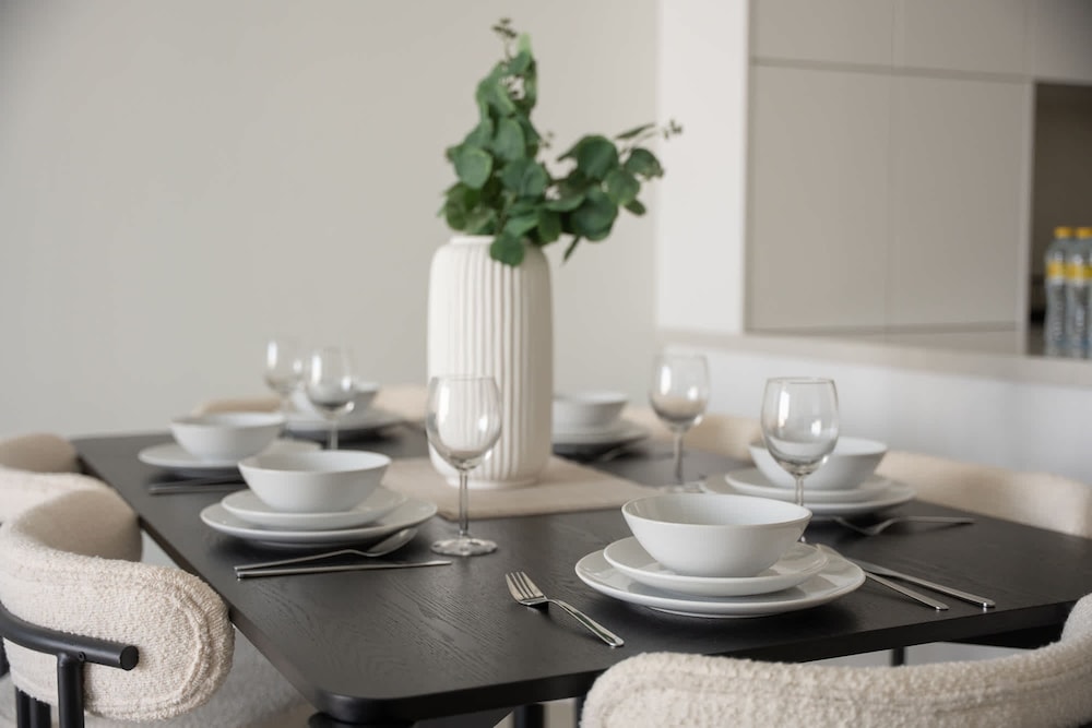Elegant Relaxing 3-bedroom Apartment in Perfect Location at Canal Front 6