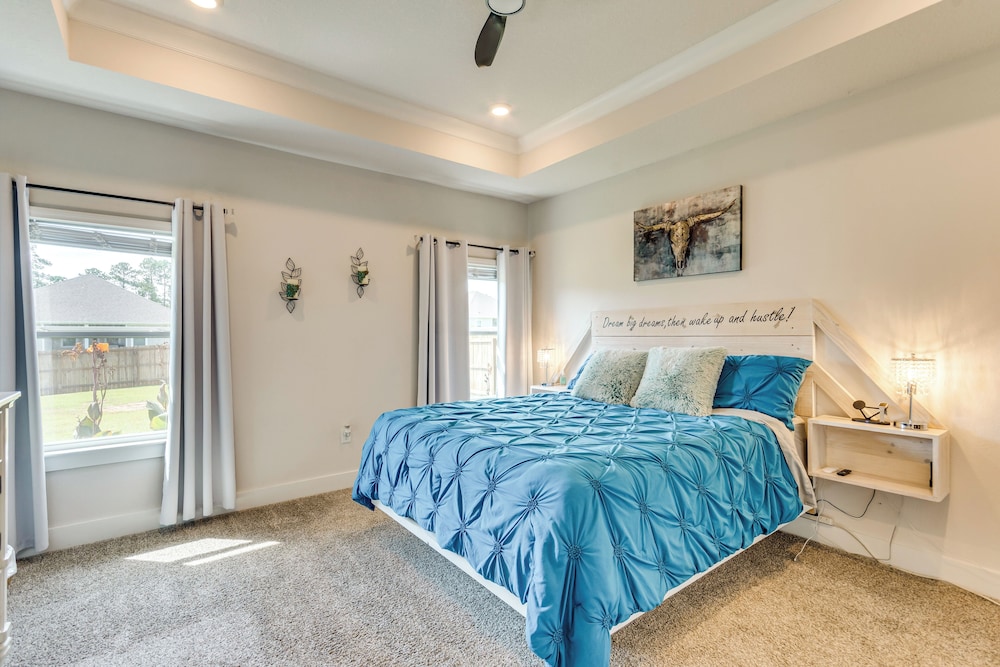 Pet-friendly Pensacola Home w/ Fenced Backyard