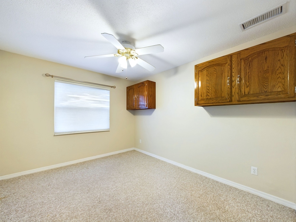 Cozy 4 Bedroom Home on Merritt Island
