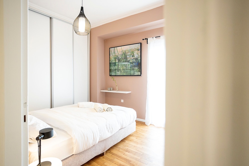Spacious 2-bedroom Retreat in the Heart of Athens
