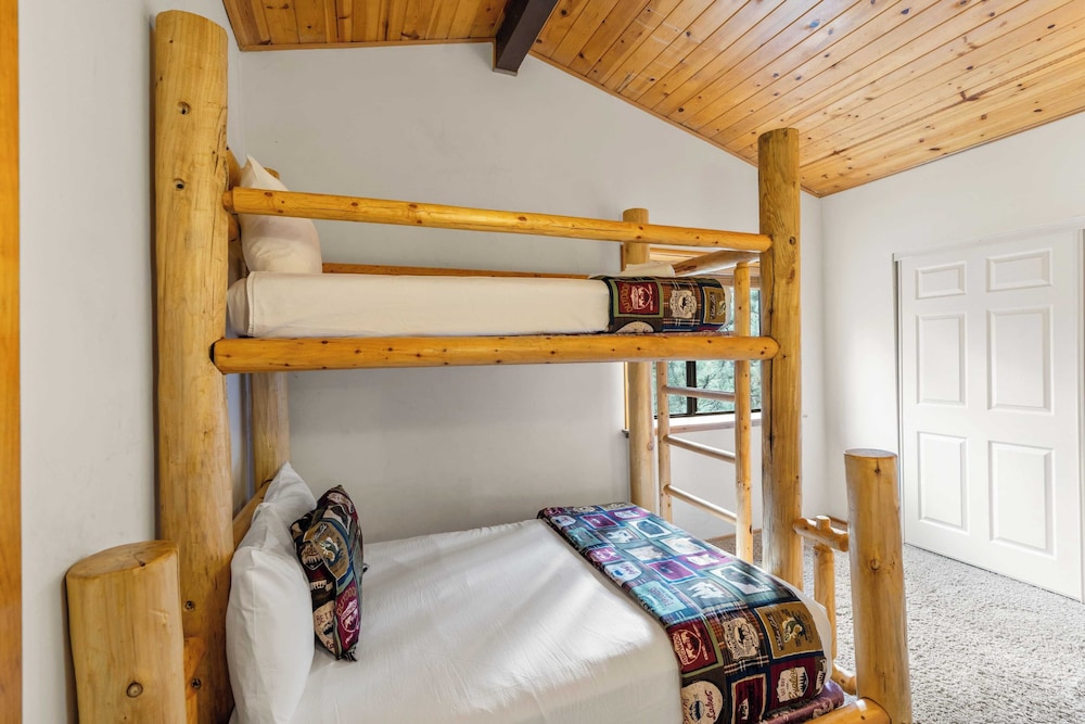 Lakeview Cabin w/ Game Room & Deck Near Ski Slopes & Trails Sleeps 20 Waterview by Avantstay